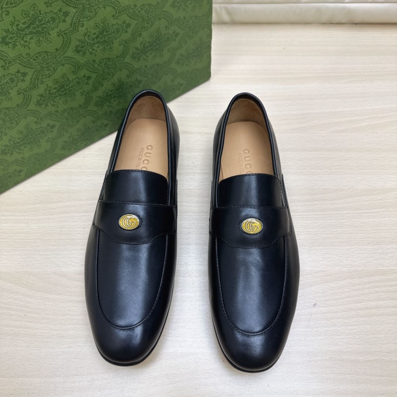 G*u*i leather shoes